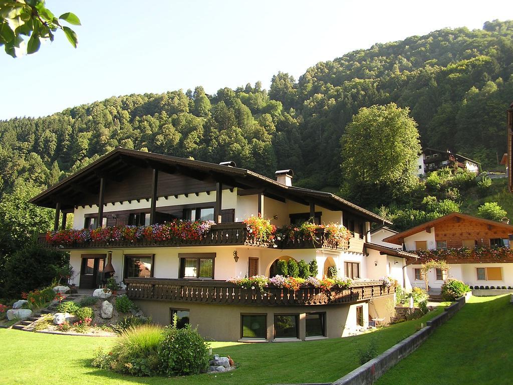 Ferienwohnung Haus Schnetzer Schruns Exterior foto